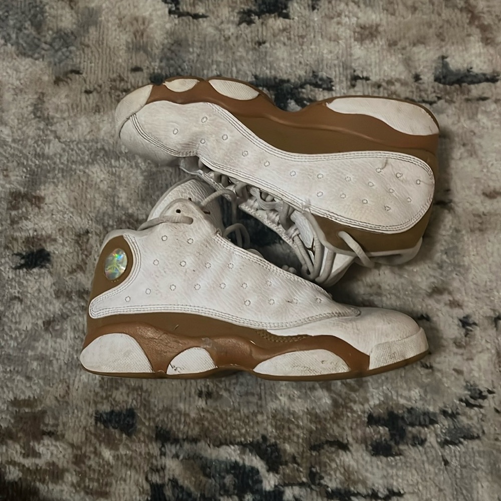 Little Boys Jordan’s retro 13 wheat sneakers size youth 3